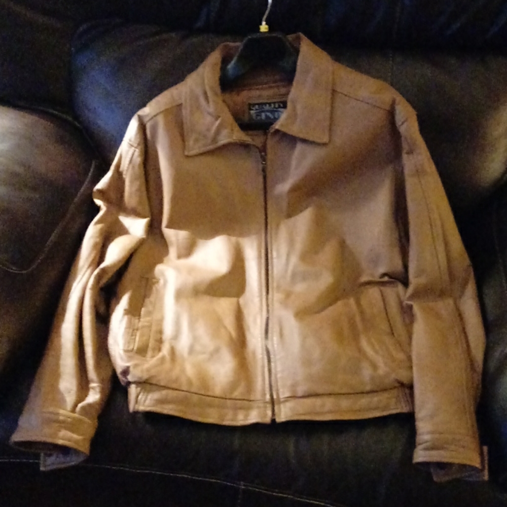Mens leather jacket with removable liner